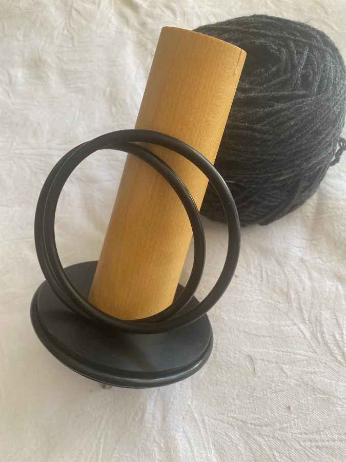 TWO O-RINGS FOR NANCY KNIT KNACK JUMBO BALL WINDER - MAIN BLACK CONE DISK